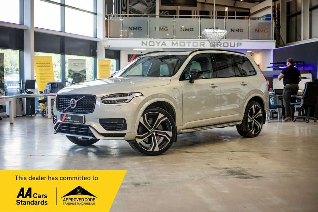 Volvo XC90 2L R-design Gold