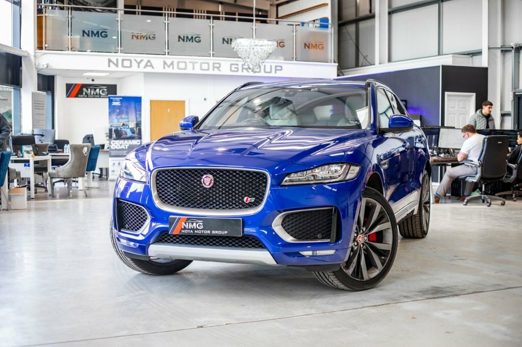 Jaguar F-Pace 3L First Edition AJ16NBG Blue #4