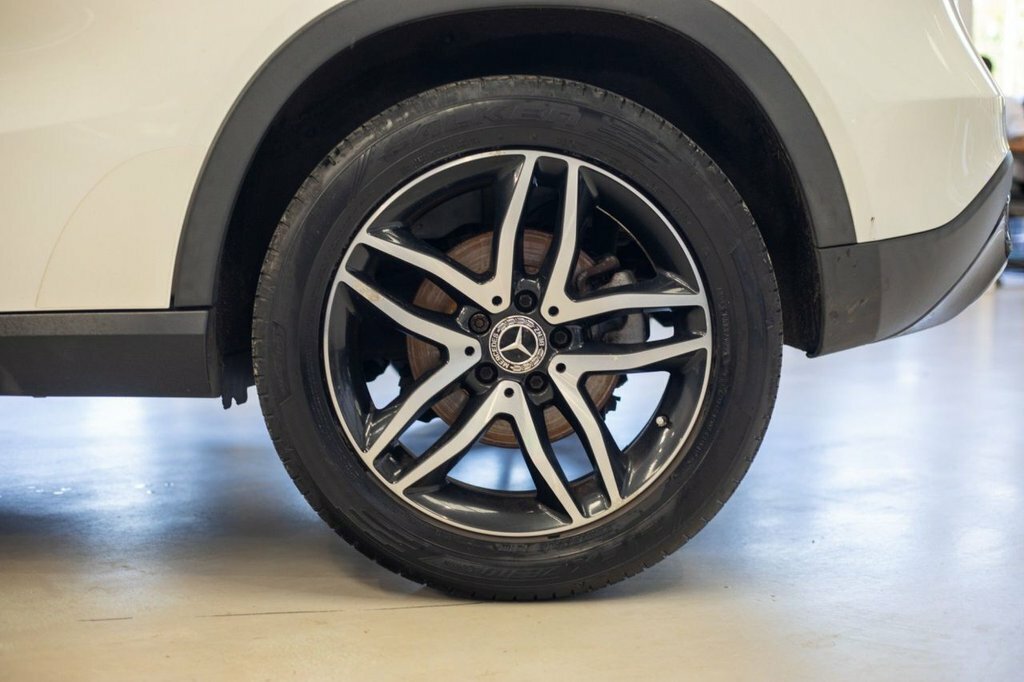 Mercedes-Benz GLA Class 1.6L Urban Edition KW68CXA White #6