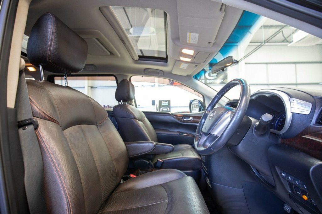 Nissan Elgrand Mpv Black #3