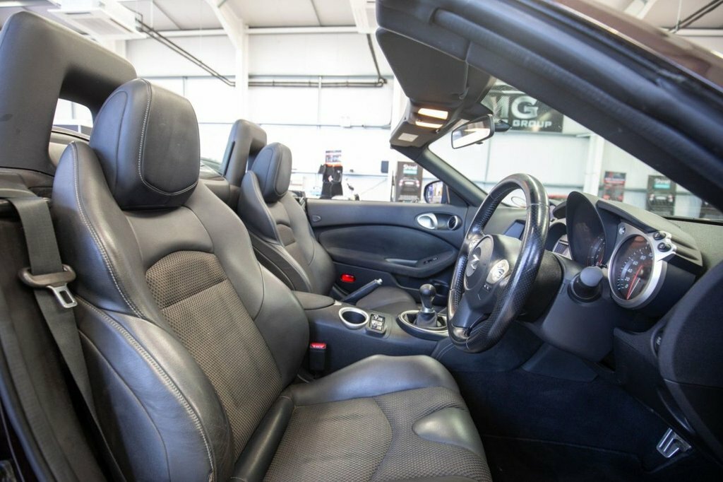Nissan 370Z 3.7L Gt Black #2