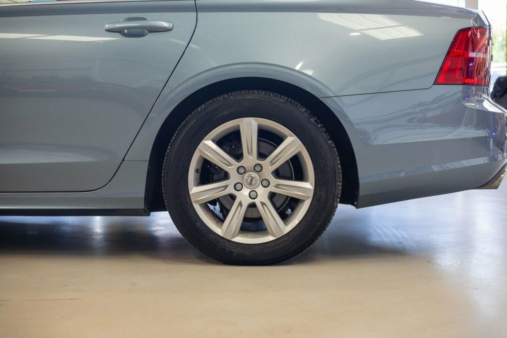 Volvo S90 2L Momentum Blue #5