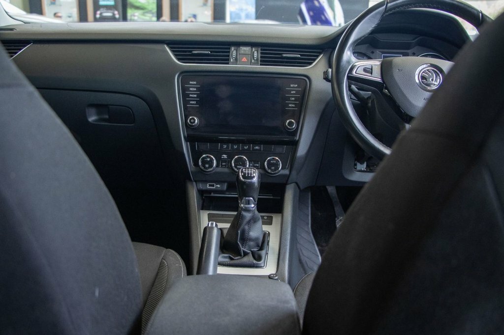Skoda Octavia 1L Se Grey #3