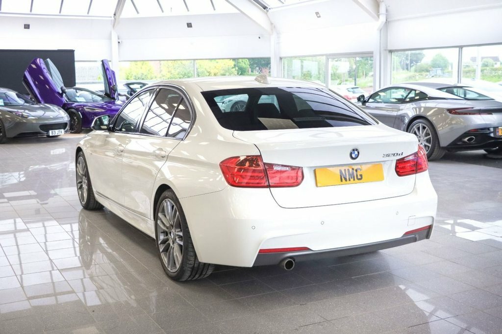 BMW 3 Series 2L M Sport YG15VUD White #4