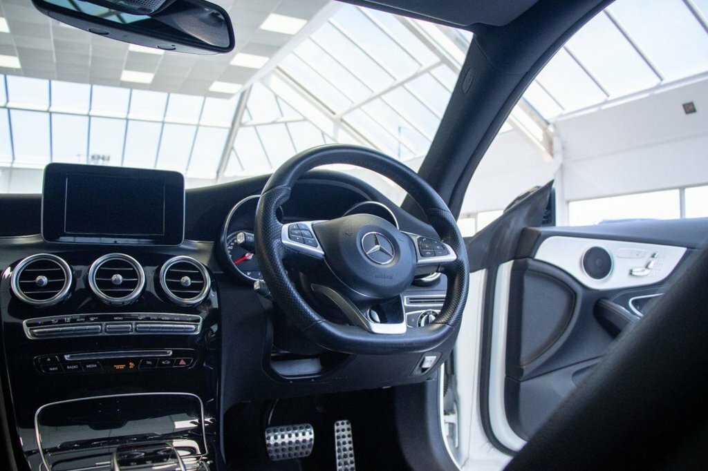 Mercedes-Benz C Class 2.1L Amg Line YJ66UHD White #2