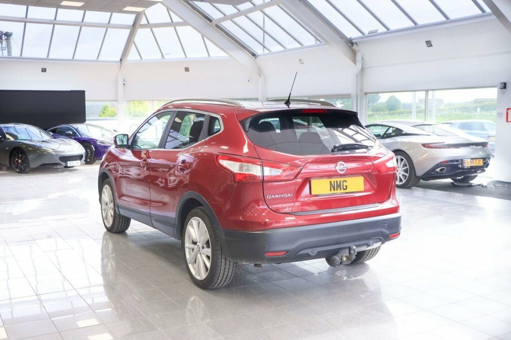 Nissan Qashqai 1.6L Tekna KT16NFC Red #4