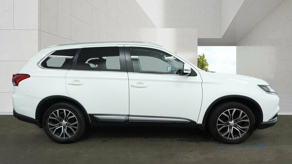 Mitsubishi Outlander 2.2 Di-d 3 Suv 4Wd Euro 6 147 Ps White #6