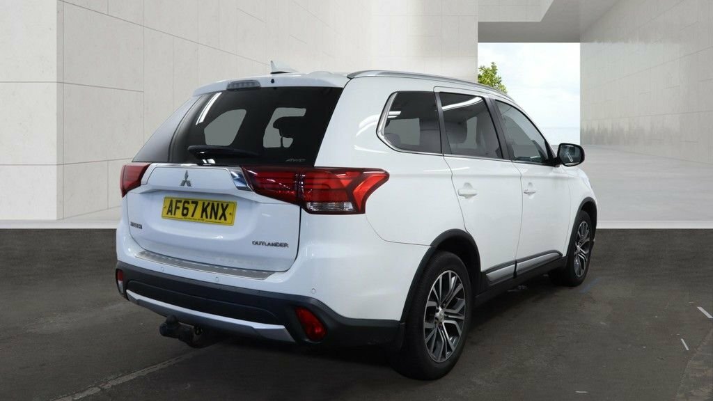 Mitsubishi Outlander 2.2 Di-d 3 Suv 4Wd Euro 6 147 Ps White #5