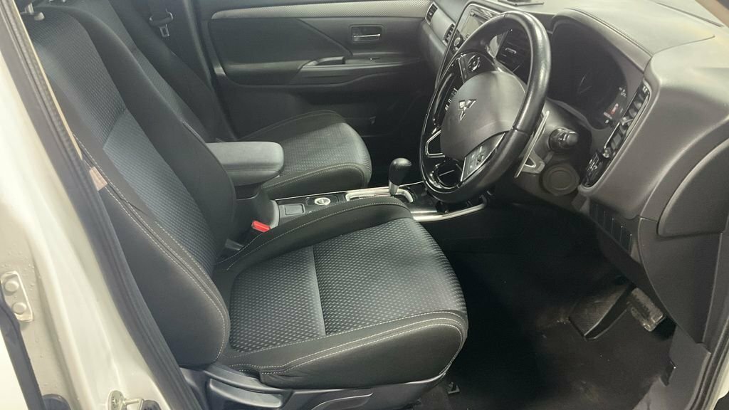Mitsubishi Outlander 2.2 Di-d 3 Suv 4Wd Euro 6 147 Ps White #2
