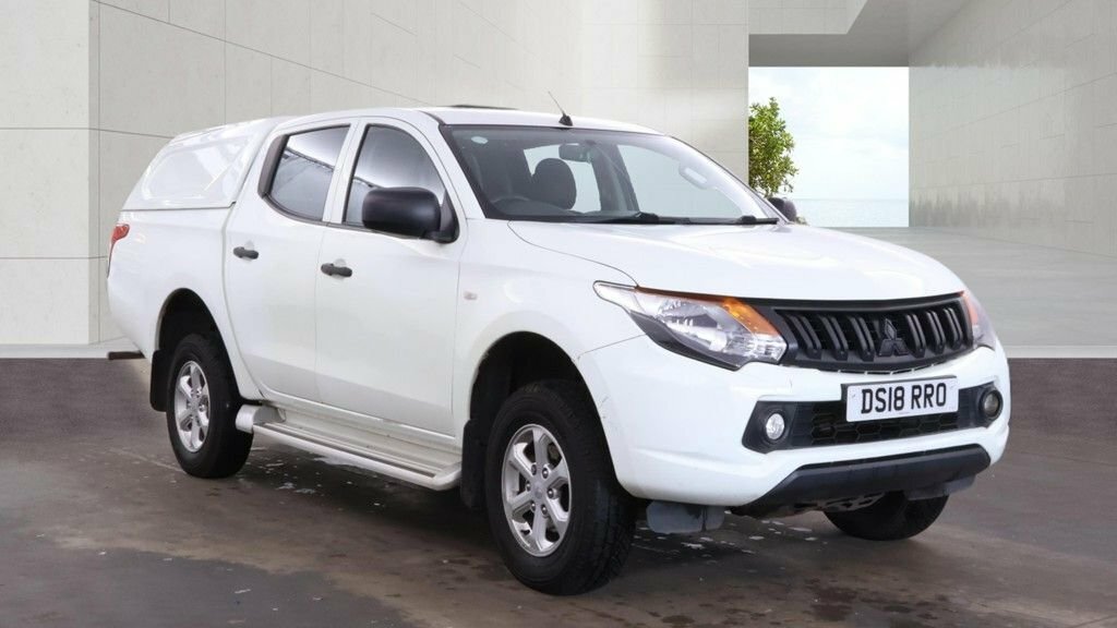 Mitsubishi L200 2.4 Di-d Dc 4Life Pickup Double Cab Man White