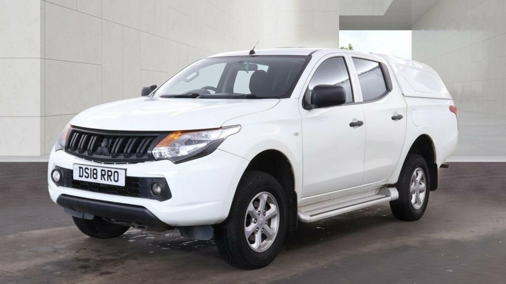 Mitsubishi L200 2.4 Di-d Dc 4Life Pickup Double Cab Man DS18RRO White #4
