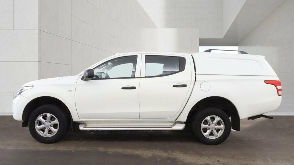 Mitsubishi L200 2.4 Di-d Dc 4Life Pickup Double Cab Man DS18RRO White #6