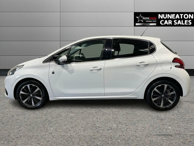 Peugeot 208 1.2 Puretech Tech Edition Hatchback Man FB19YPD White #6