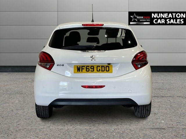 Peugeot 208 1.2 Puretech Tech Edition Hatchback Man WF69GDO White #4