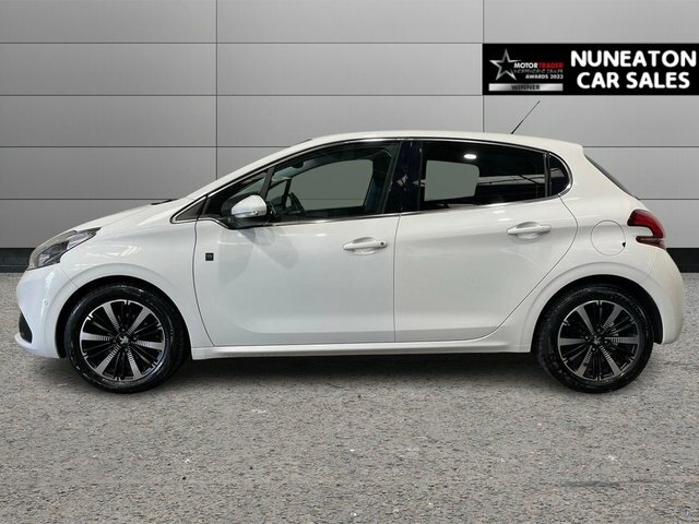 Peugeot 208 1.2 Puretech Tech Edition Hatchback Man WF69GDO White #6