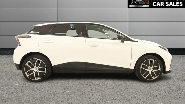 MG MG4 64Kwh Trophy Long Range Hatchback Aut EO24ACZ White #2