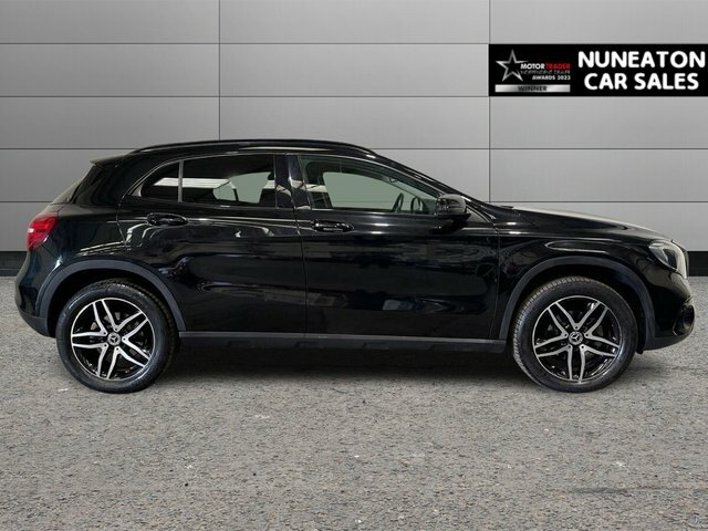 Mercedes-Benz GLA Class 1.6 Gla180 Urban Edition Suv 7G-dct Eur KT68XUN Black #2