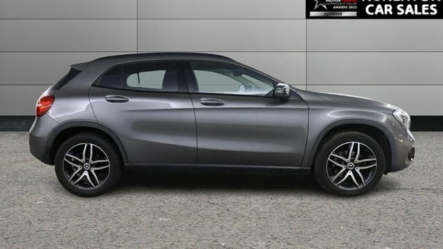 Mercedes-Benz GLA Class 1.6 Gla180 Urban Edition Suv 7G-dct Eur LM19UYW Grey #2