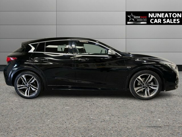 Infiniti Q30 2.0T Sport Hatchback Dct Awd Euro 6 S Black #2