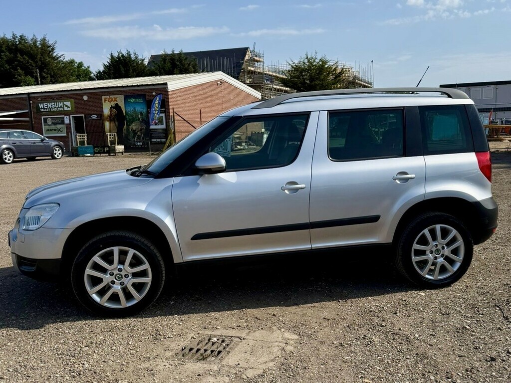 Skoda Yeti 2.0 Tdi Elegance 2013 DG63FSZ Silver #4
