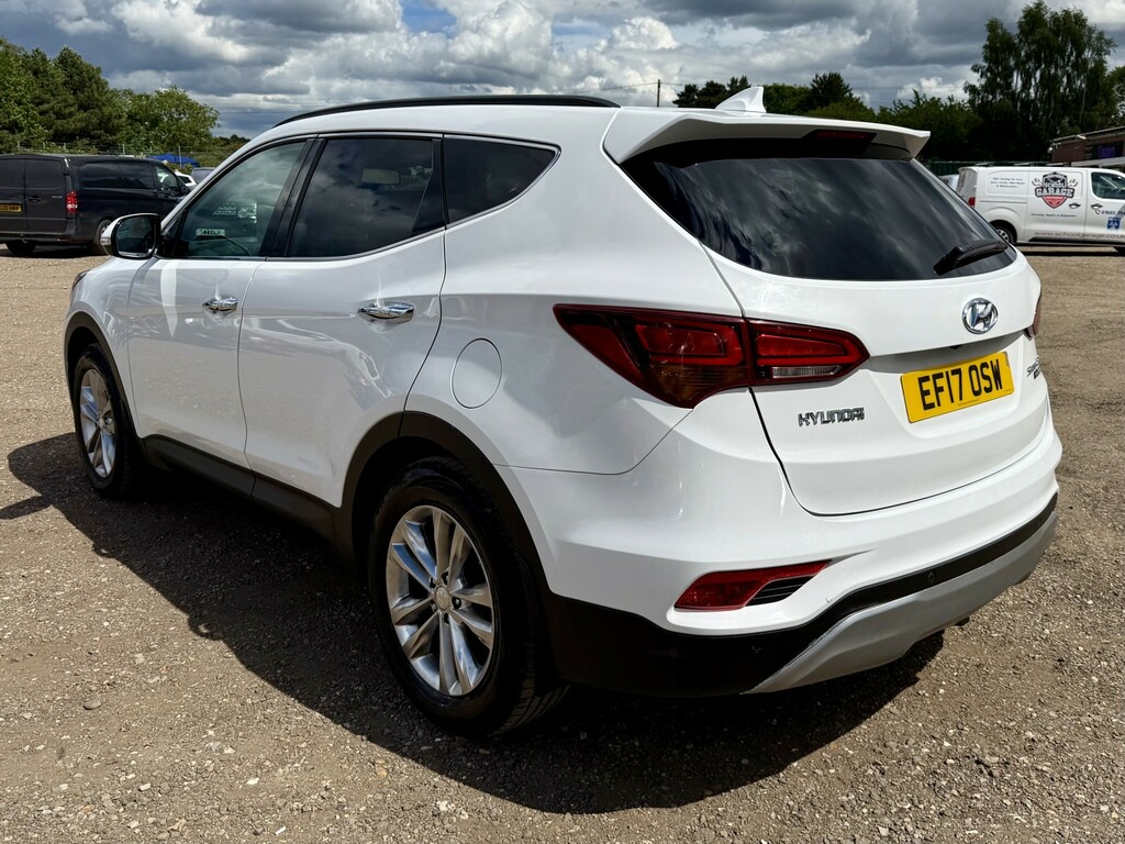 Hyundai Santa Fe 2.2 Santa Fe 7-St 2.2 Prm Bd At My16 2017 White #5