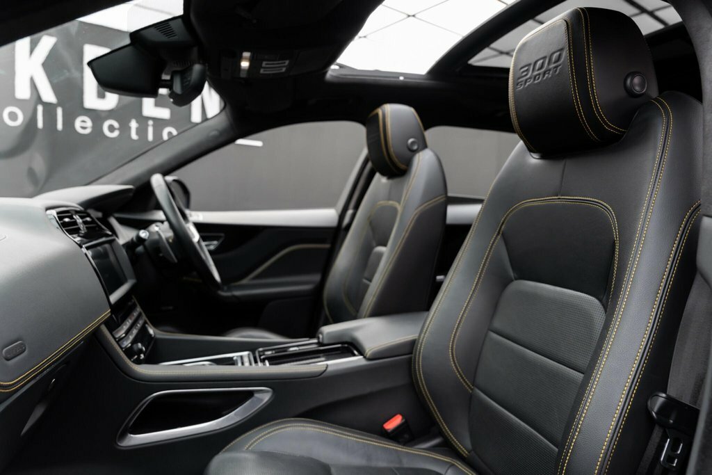 Jaguar F-Pace 3.0 D300 V6 300 Sport Awd Euro 6 Ss DK70WWZ Black #2