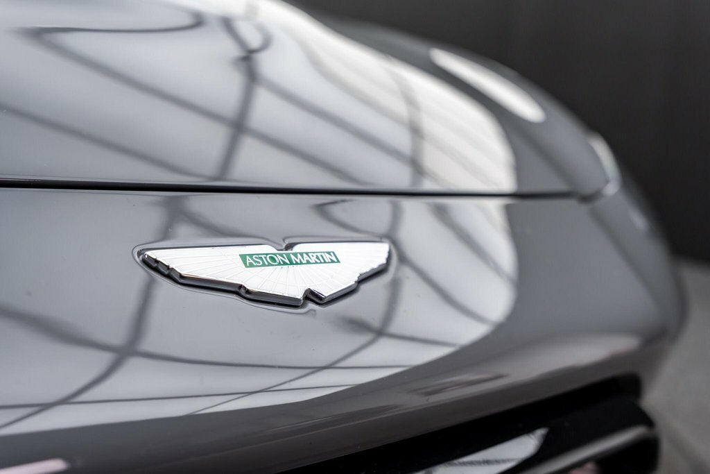 Aston Martin Vantage V8 Silver #33