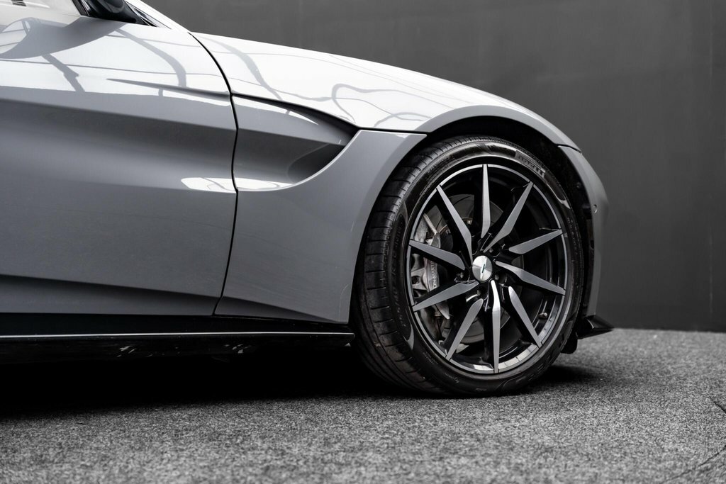 Aston Martin Vantage V8 Silver #39