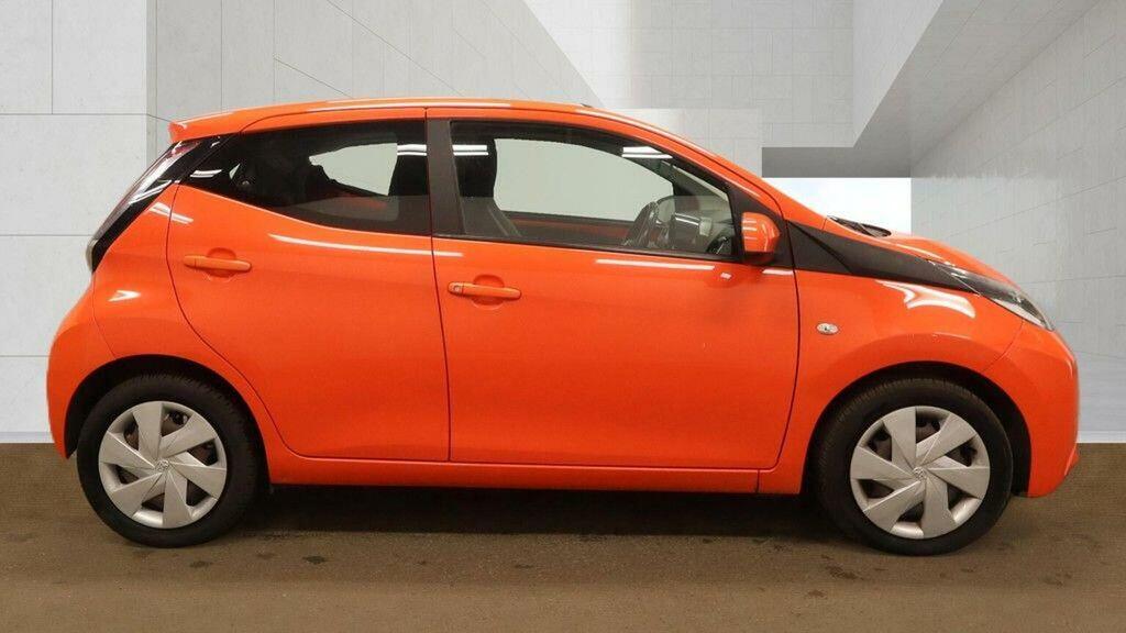 Toyota Aygo Hatchback 1.0 Vvt-i X-play Euro 6 201616 FD16XSY Orange #3