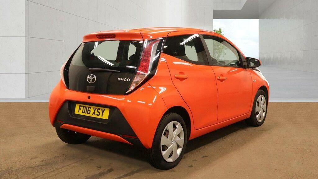 Toyota Aygo Hatchback 1.0 Vvt-i X-play Euro 6 201616 FD16XSY Orange #2