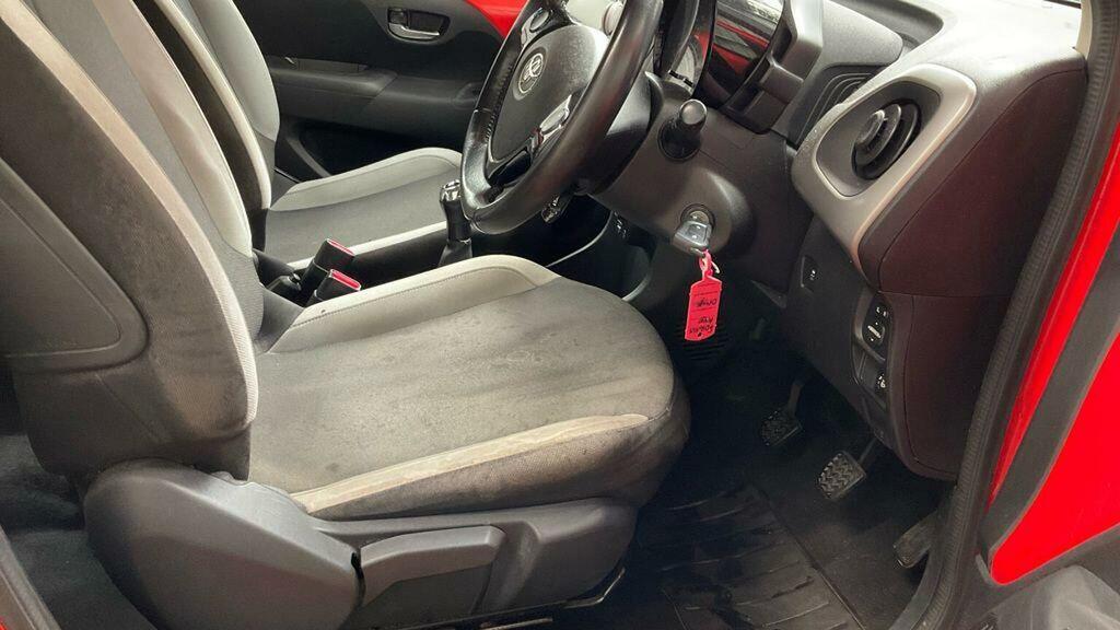 Toyota Aygo Hatchback 1.0 Vvt-i X-play Euro 6 201616 FD16XSY Orange #4