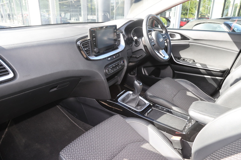 Kia Xceed 1.0T Gdi Isg Edition MM70ZXK Black #2
