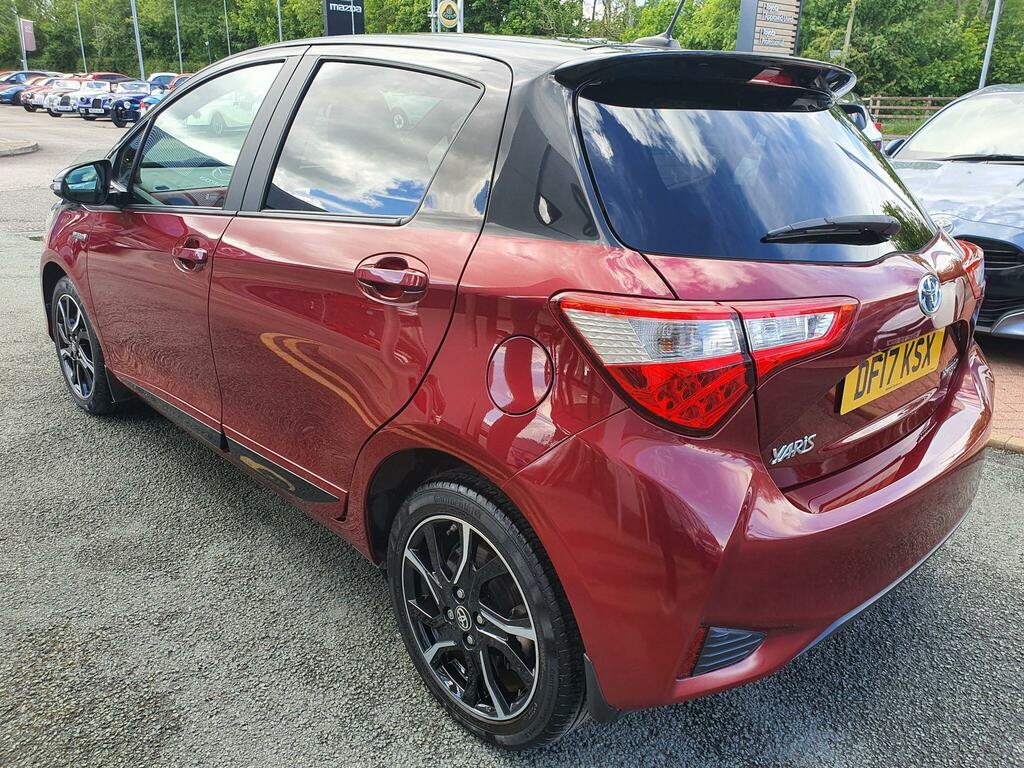 Toyota Yaris 1.5 Hybrid Red Bi-tone Cvt Black #5