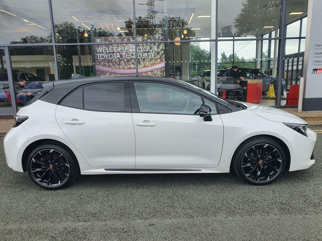 Toyota Corolla 1.8 Vvt-i Hybrid Gr Sport Cvt DE72ZJK Black #2