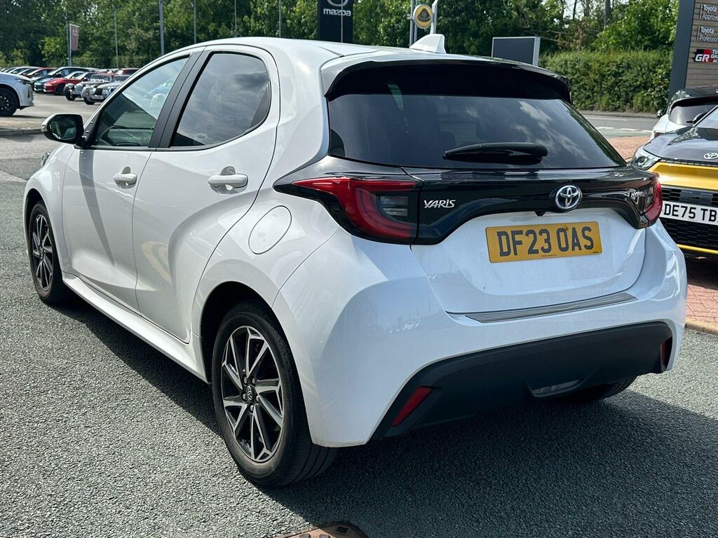 Toyota Yaris 1.5 Hybrid Design Cvt DF23OAS White #4