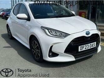 Toyota Yaris 1.5 Hybrid Design Cvt White