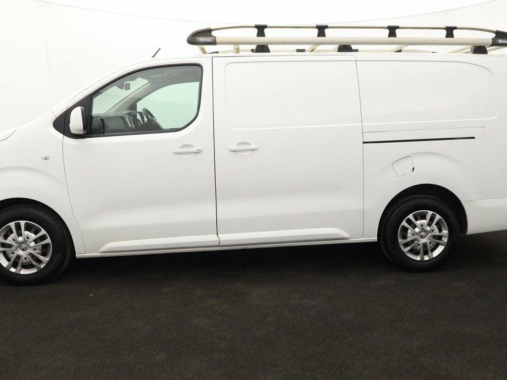 Vauxhall Vivaro 2L Sportive DT21VGU White #4