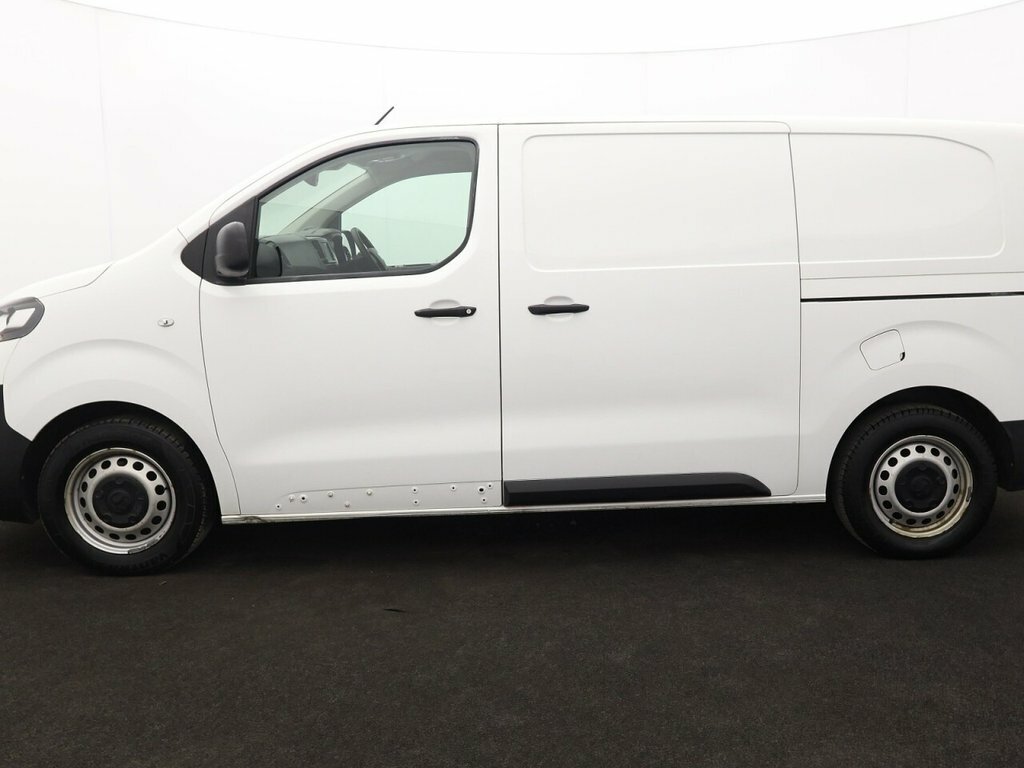 Vauxhall Vivaro 1.5L Dynamic 6Dr VO22GZT White #4