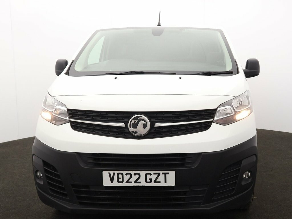 Vauxhall Vivaro 1.5L Dynamic 6Dr VO22GZT White #2