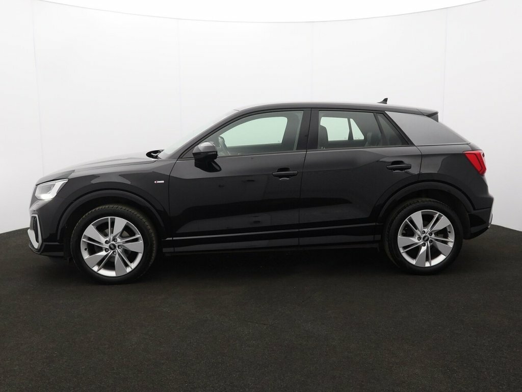 Audi Q2 1L S Line VX71ZGO Black #4