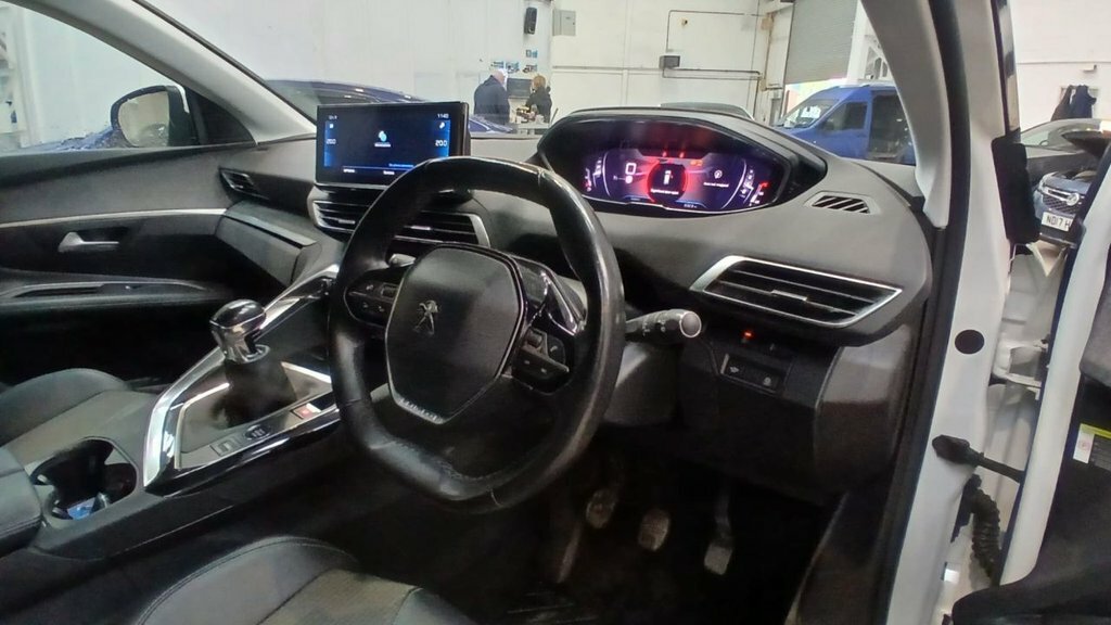 Peugeot 3008 1.2L Allure Premium MT21HPA White #4