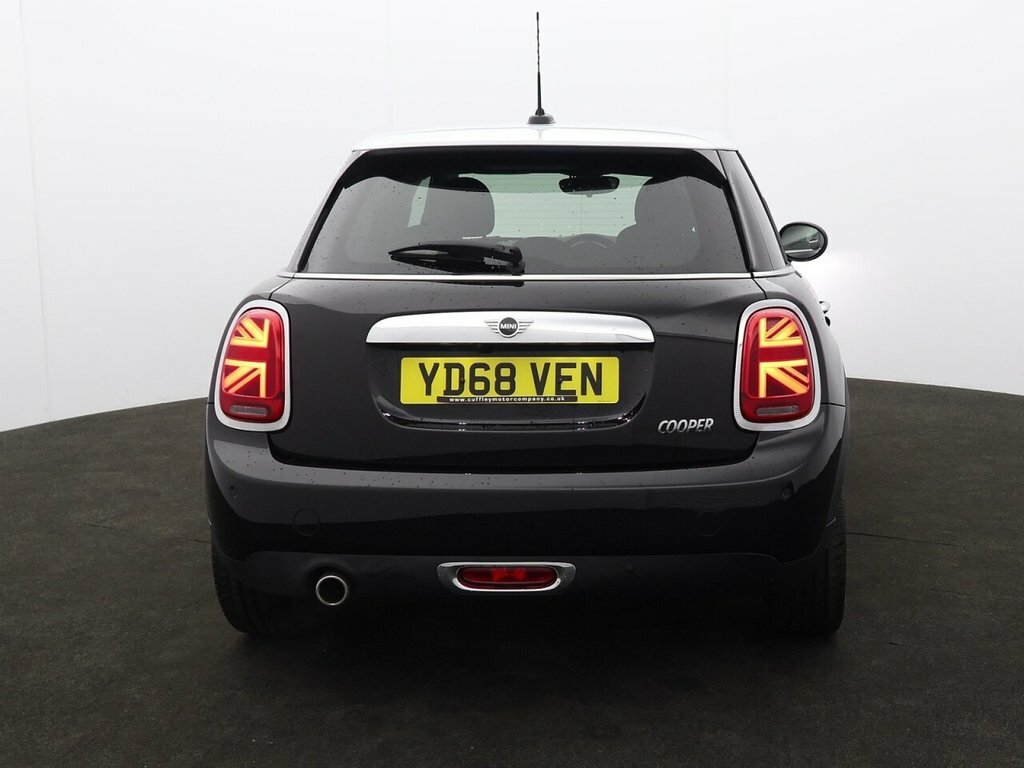 Mini Hatch 1.5L Cooper Exclusive YD68VEN Black #6
