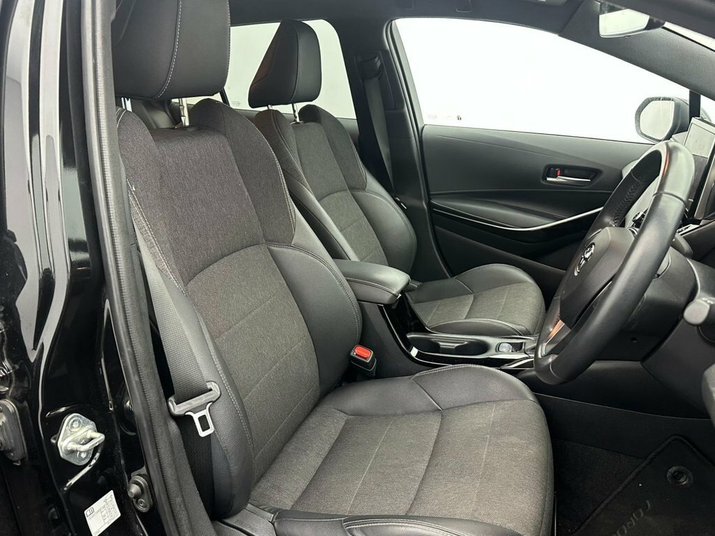 Toyota Corolla 1.8L Design FE23XNN Black #6