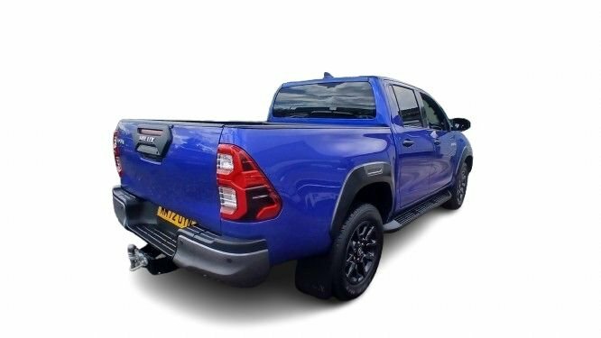 Toyota HILUX 2.8L Invincible X Blue