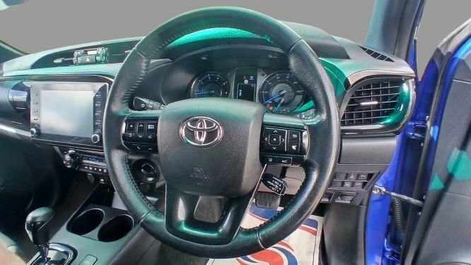 Toyota HILUX 2.8L Invincible X MM72UYN Blue #5