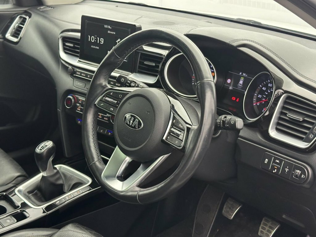 Kia Ceed 1.4L First Edition EK69ULH White #6