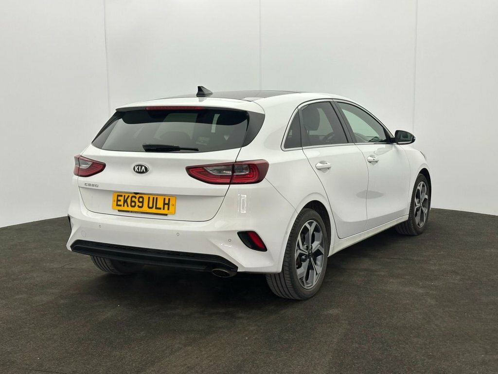 Kia Ceed 1.4L First Edition EK69ULH White #4