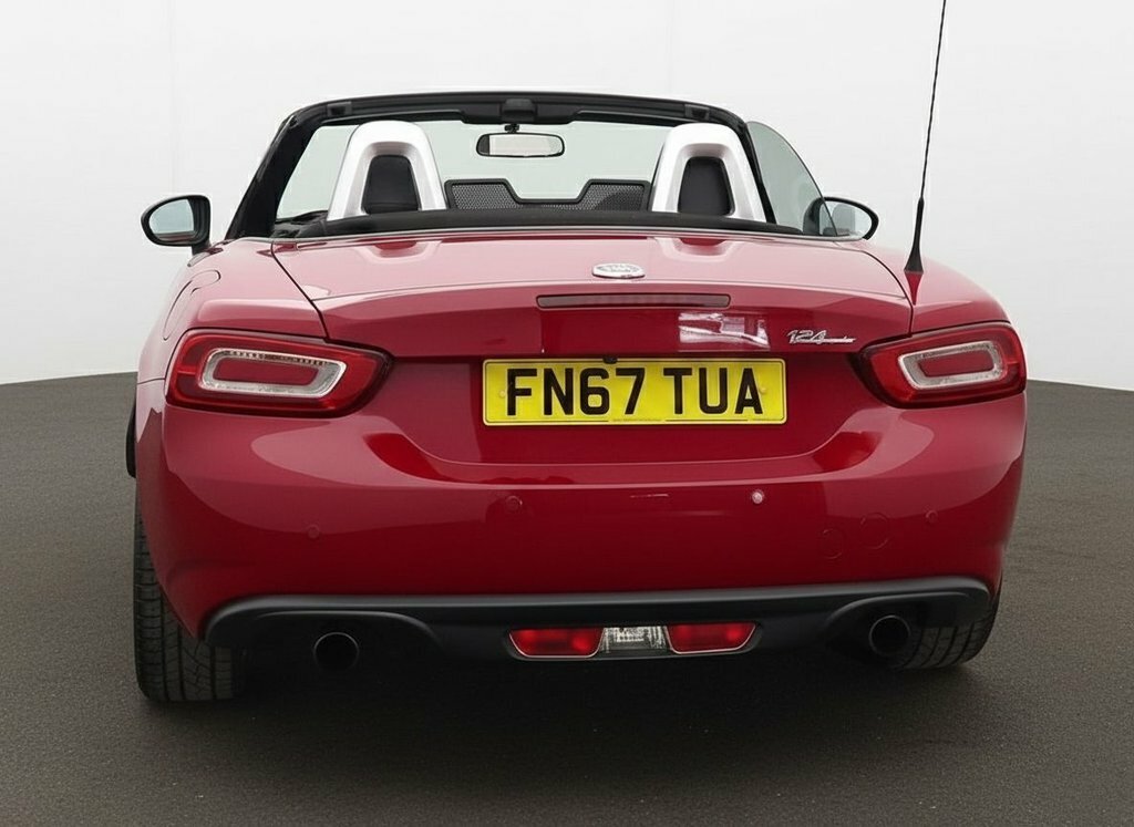 Fiat 124 Spider 1.4L Lusso Red #5