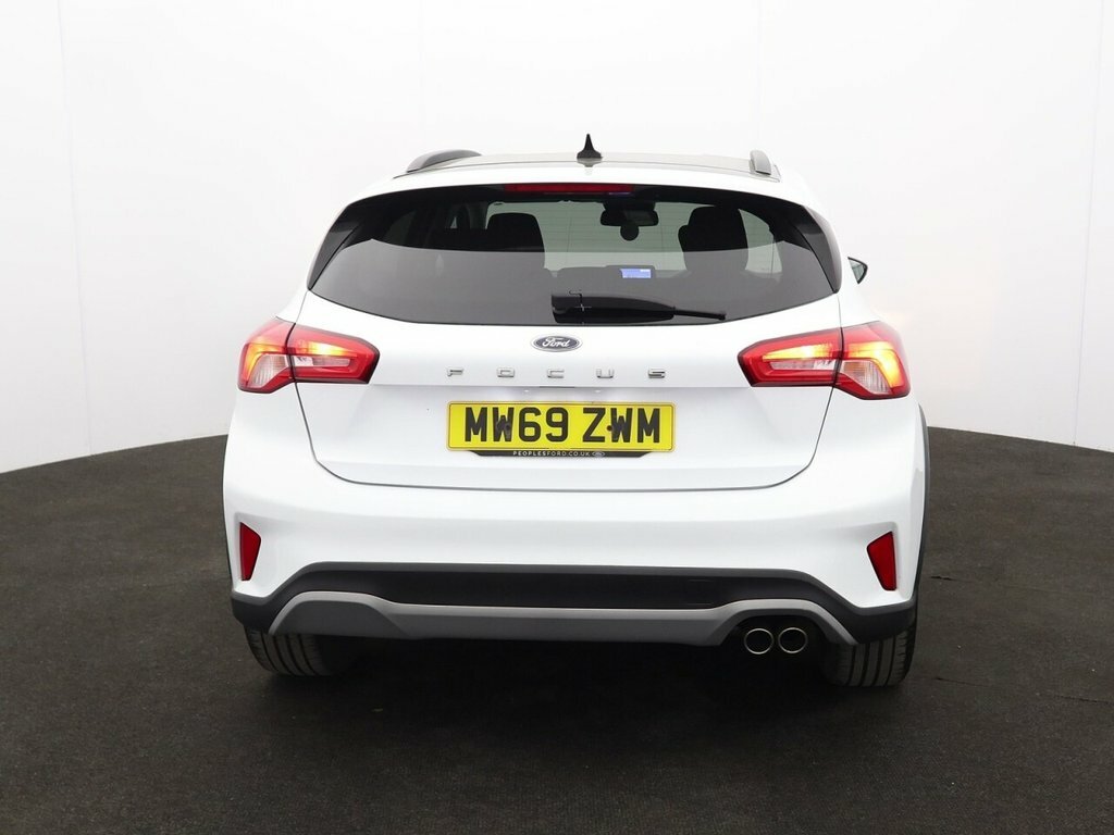 Ford Focus 1L Active MW69ZWM White #6