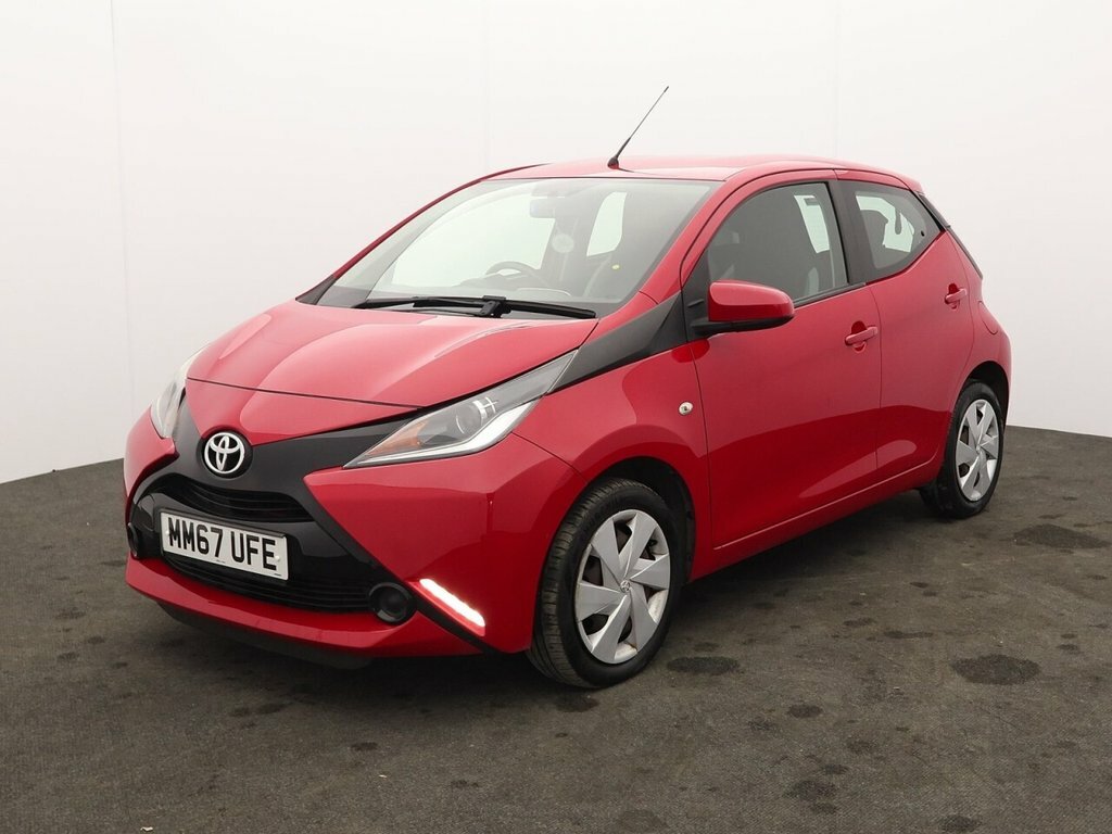 Toyota Aygo 1L X-play MM67UFE Red #3